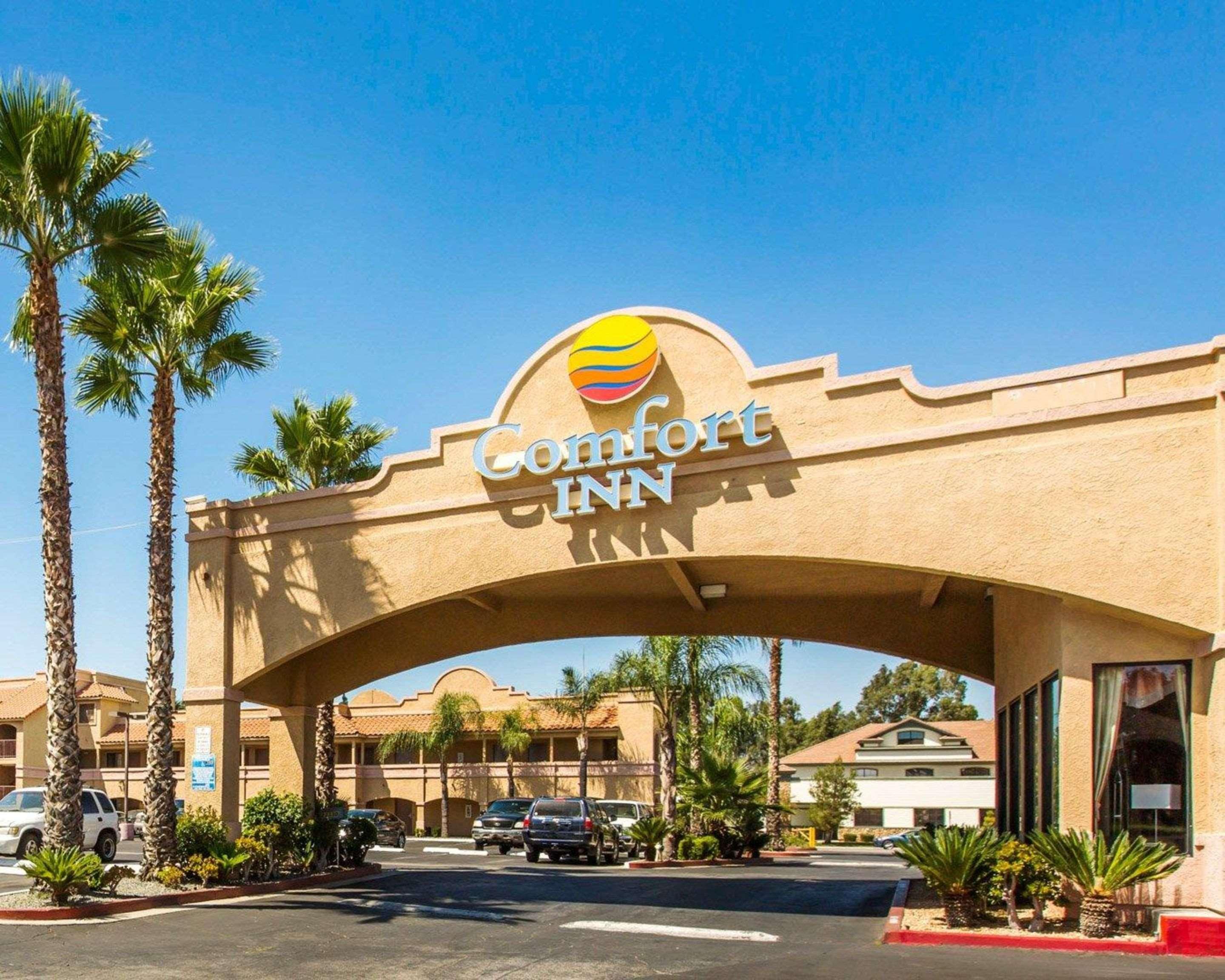 Comfort Inn & Suites Moreno Valley Near March Air Reserve Base Exterior photo